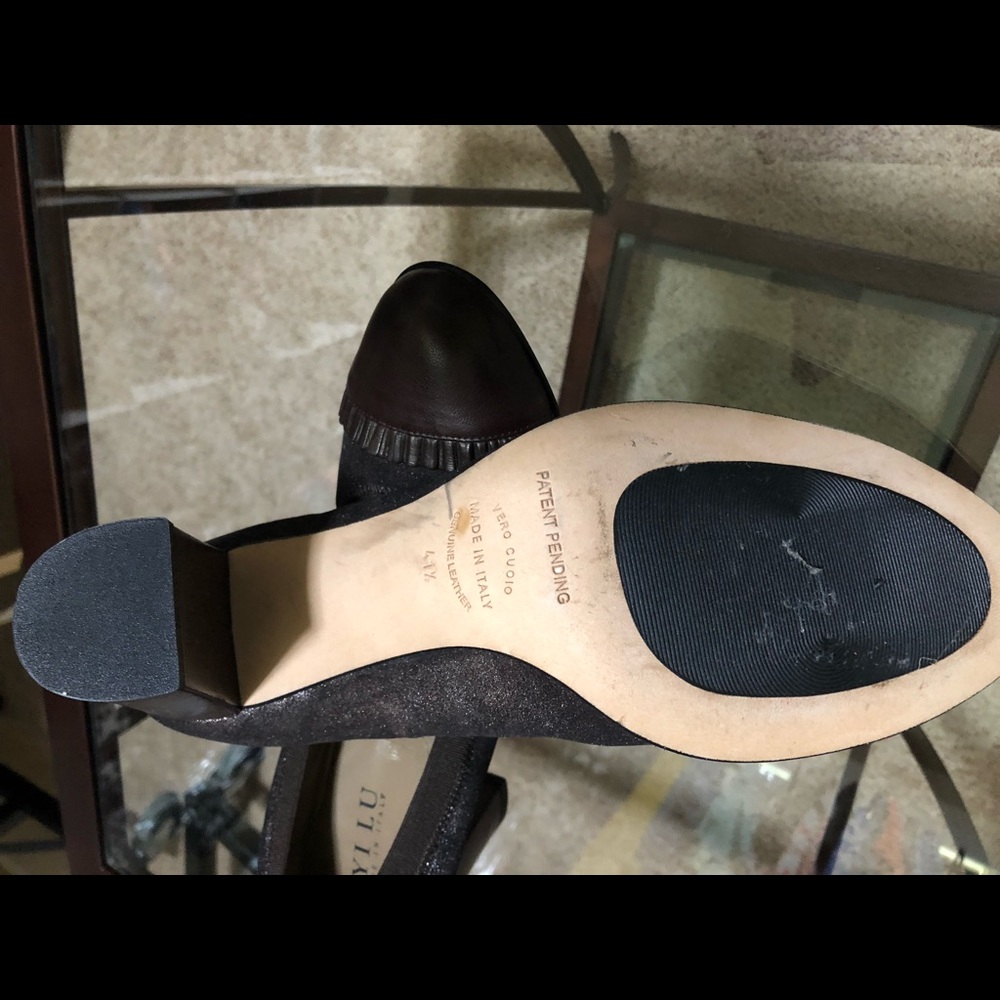 Shoe - Picture 2 of 4